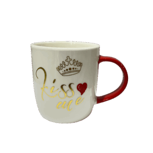 Taza con aza roja diseño Kiss Me